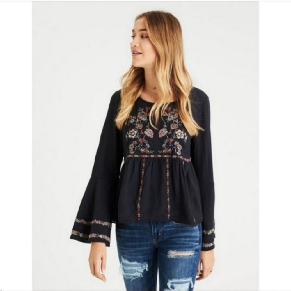 NWOT AEO bell sleeve embroidered top